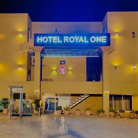 Hotel Royal One Мултан Экстерьер фото